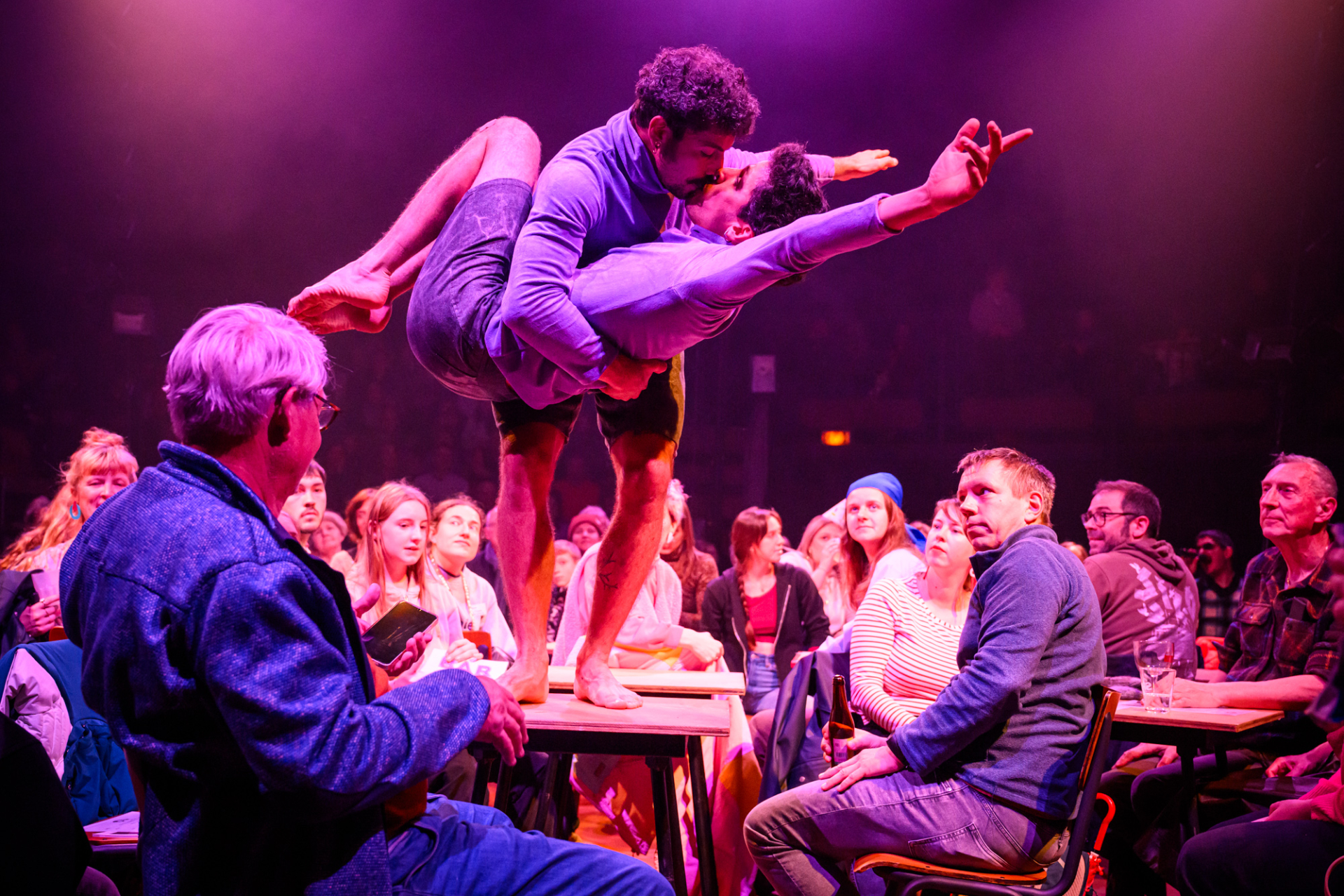 Illustration [CIRQUE-TH��TRE QUARTIER D��T�] TOUT VA HYPER BIEN