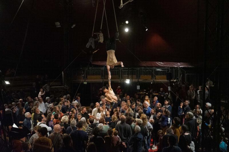 [CIRQUE-TH��TRE QUARTIER D��T�] TOUT VA HYPER BIEN