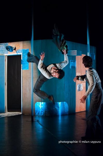 A deux pas de l�-haut